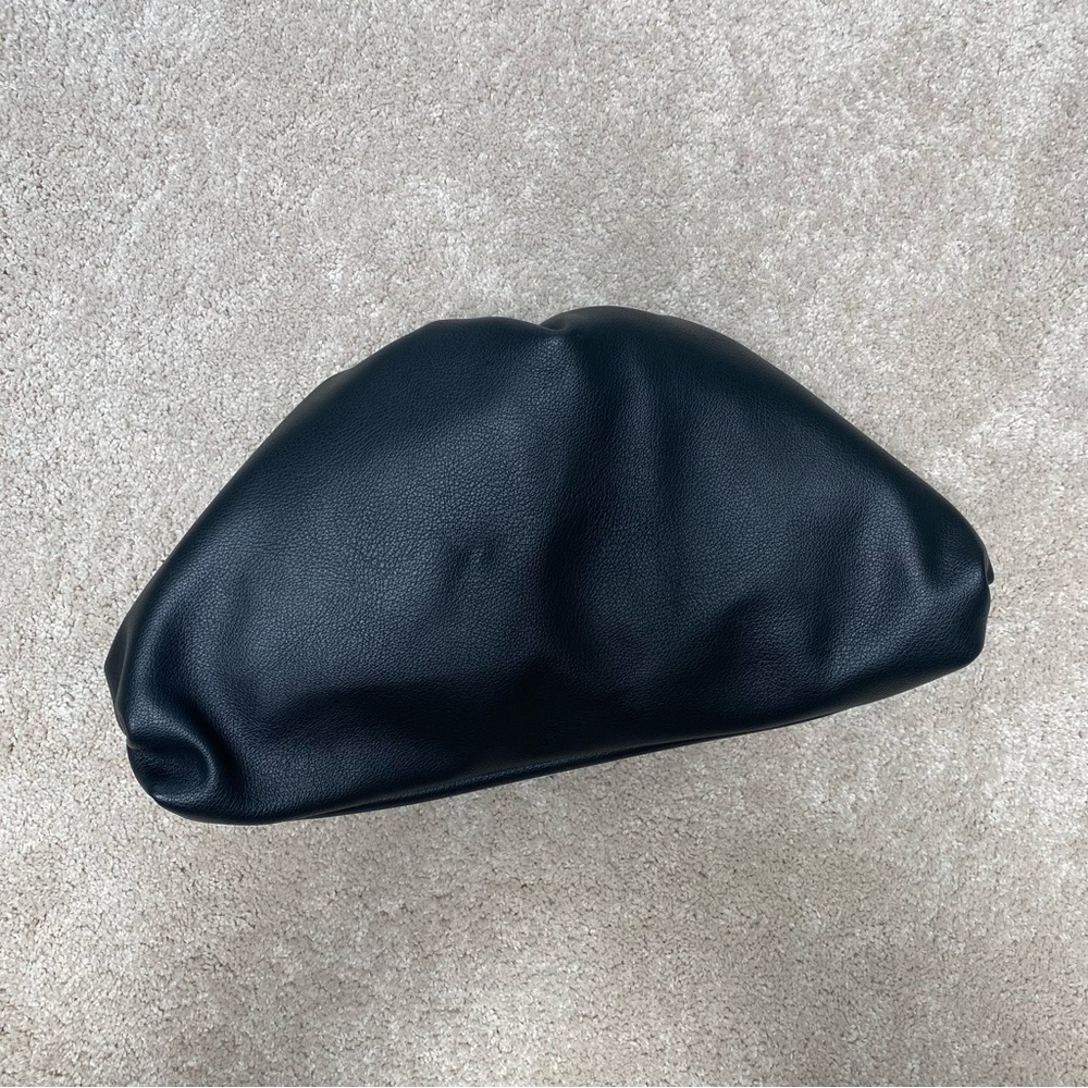 NWOT Amazon the drop black clutch